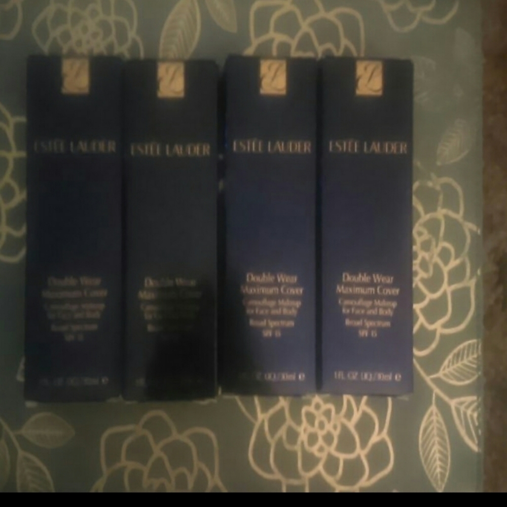 Estee Launder double wear foundations ( 3 of them